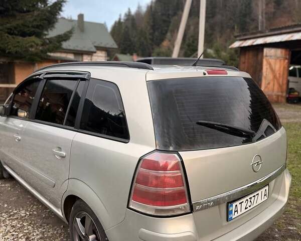 Серый Опель Зафира, объемом двигателя 1.91 л и пробегом 225 тыс. км за 4400 $, фото 10 на Automoto.ua