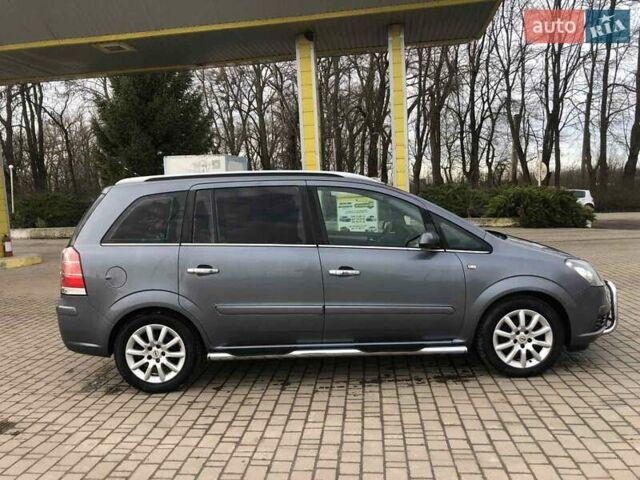 Серый Опель Зафира, объемом двигателя 1.6 л и пробегом 225 тыс. км за 5600 $, фото 12 на Automoto.ua