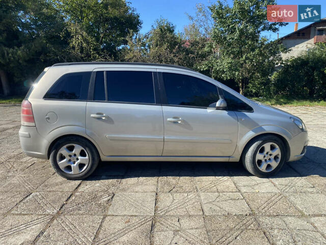 Сірий Опель Зафіра, об'ємом двигуна 1.6 л та пробігом 324 тис. км за 4700 $, фото 2 на Automoto.ua