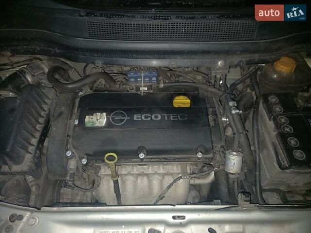Сірий Опель Зафіра, об'ємом двигуна 1.8 л та пробігом 300 тис. км за 5500 $, фото 6 на Automoto.ua