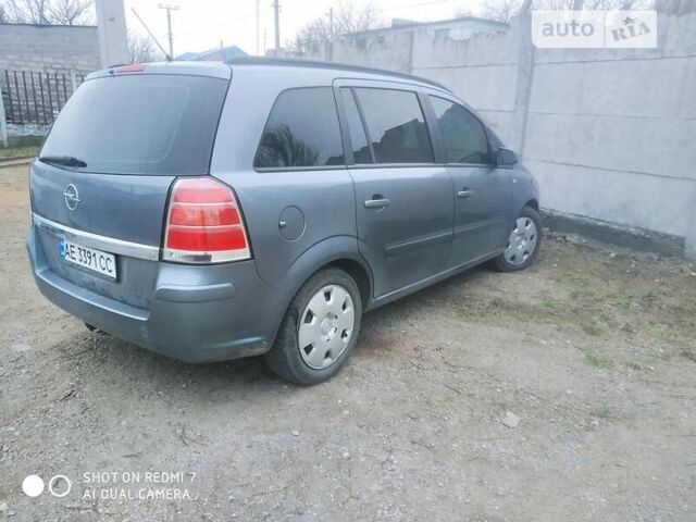 Серый Опель Зафира, объемом двигателя 1.8 л и пробегом 230 тыс. км за 5500 $, фото 4 на Automoto.ua