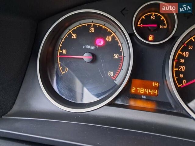 Серый Опель Зафира, объемом двигателя 1.9 л и пробегом 278 тыс. км за 4500 $, фото 58 на Automoto.ua