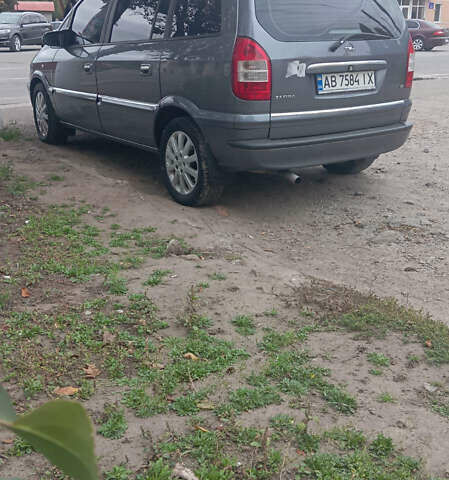 Серый Опель Зафира, объемом двигателя 1.6 л и пробегом 278 тыс. км за 4550 $, фото 3 на Automoto.ua