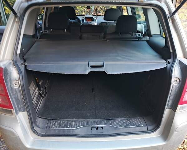 Опель Зафира 2005 в Збараже на Automoto.ua Серый Опель Зафира, объемом двигателя 1.6 л и пробегом 240 тыс. км за 6299 $, фото 5 на Automoto.ua