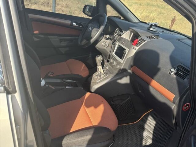 Опель Зафира 2005 в Снигиревке на Automoto.ua Серый Опель Зафира, объемом двигателя 1.9 л и пробегом 3 тыс. км за 4000 $, фото 9 на Automoto.ua