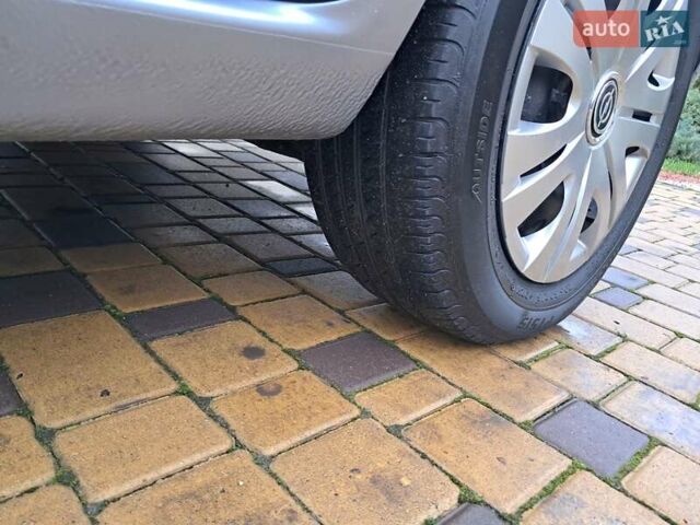 Серый Опель Зафира, объемом двигателя 1.9 л и пробегом 278 тыс. км за 4500 $, фото 77 на Automoto.ua