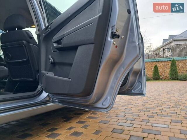 Серый Опель Зафира, объемом двигателя 1.9 л и пробегом 278 тыс. км за 4500 $, фото 71 на Automoto.ua