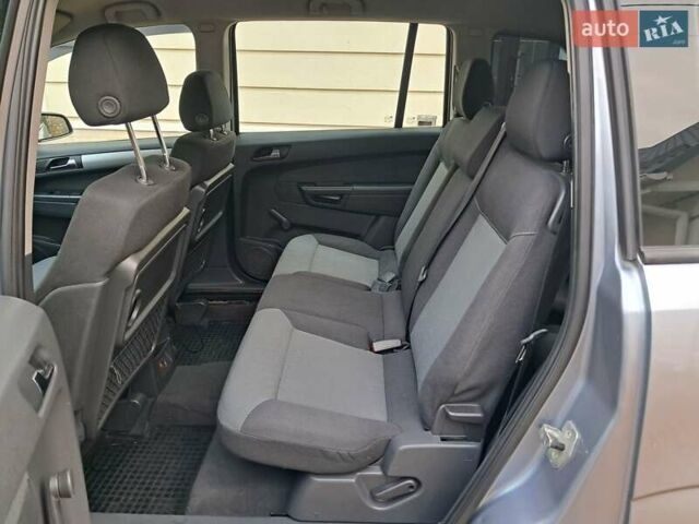 Серый Опель Зафира, объемом двигателя 1.9 л и пробегом 278 тыс. км за 4500 $, фото 40 на Automoto.ua