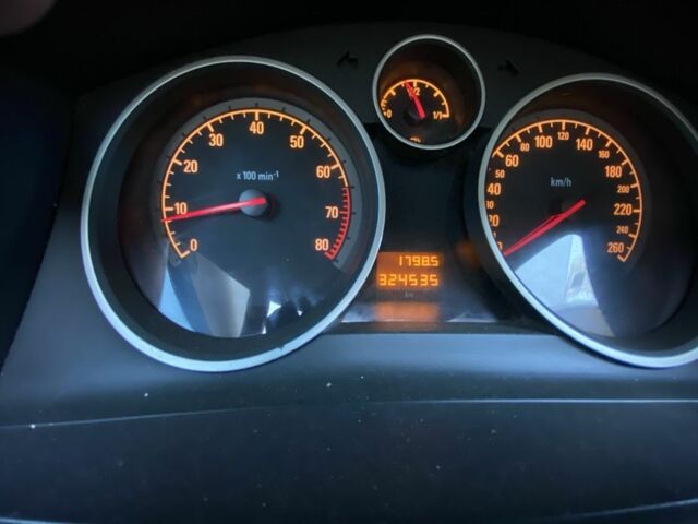 Сірий Опель Зафіра, об'ємом двигуна 1.6 л та пробігом 324 тис. км за 4700 $, фото 5 на Automoto.ua