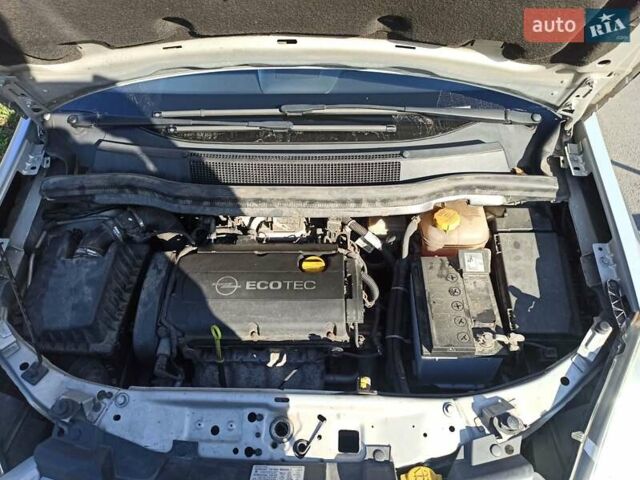Сірий Опель Зафіра, об'ємом двигуна 1.8 л та пробігом 260 тис. км за 5300 $, фото 7 на Automoto.ua