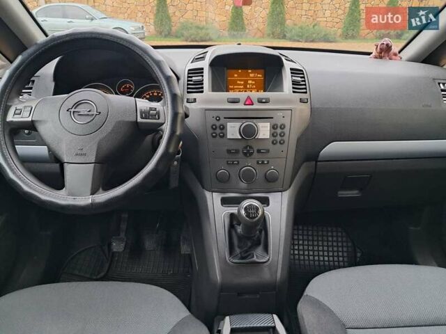 Серый Опель Зафира, объемом двигателя 1.9 л и пробегом 278 тыс. км за 4500 $, фото 55 на Automoto.ua