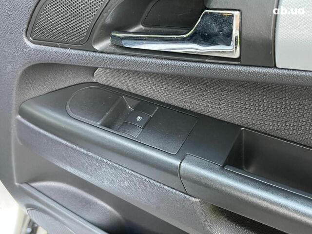 Серый Опель Зафира, объемом двигателя 2.2 л и пробегом 195 тыс. км за 5790 $, фото 33 на Automoto.ua