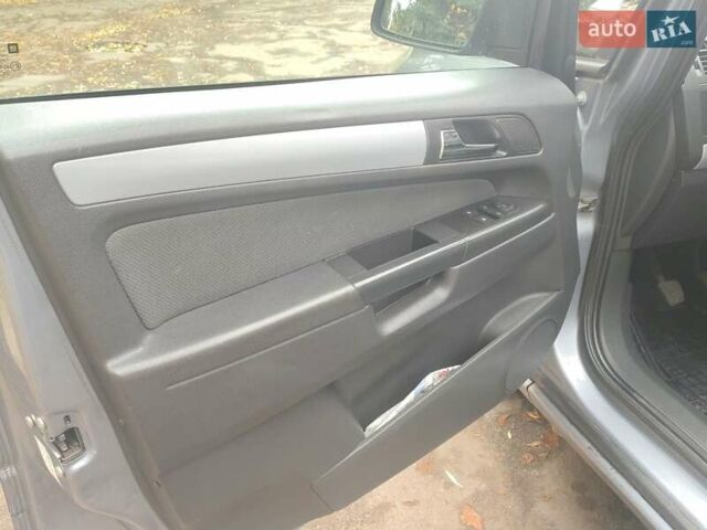 Опель Зафира 2005 в Львове на Automoto.ua Серый Опель Зафира, объемом двигателя 1.91 л и пробегом 322 тыс. км за 4750 $, фото 19 на Automoto.ua
