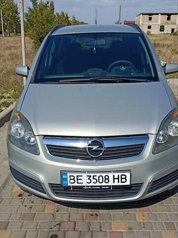 Серый Опель Зафира, объемом двигателя 1.6 л и пробегом 265 тыс. км за 5450 $, фото 3 на Automoto.ua