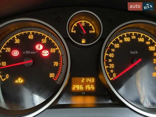 Серый Опель Зафира, объемом двигателя 1.8 л и пробегом 395 тыс. км за 5300 $, фото 6 на Automoto.ua