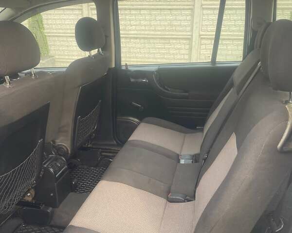 Сірий Опель Зафіра, об'ємом двигуна 1.8 л та пробігом 245 тис. км за 4500 $, фото 8 на Automoto.ua