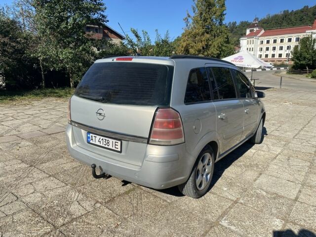 Сірий Опель Зафіра, об'ємом двигуна 1.6 л та пробігом 324 тис. км за 4700 $, фото 3 на Automoto.ua