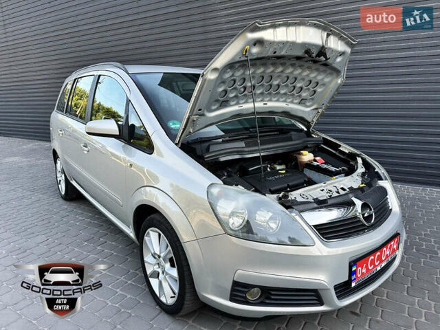 Серый Опель Зафира, объемом двигателя 1.6 л и пробегом 220 тыс. км за 6500 $, фото 8 на Automoto.ua
