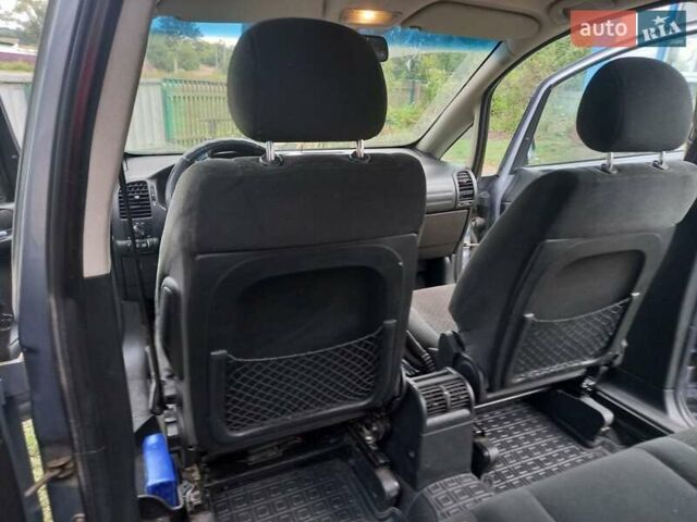 Серый Опель Зафира, объемом двигателя 2 л и пробегом 350 тыс. км за 5500 $, фото 11 на Automoto.ua