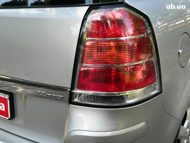 Серый Опель Зафира, объемом двигателя 2.2 л и пробегом 195 тыс. км за 5790 $, фото 11 на Automoto.ua