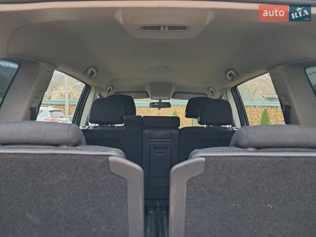 Серый Опель Зафира, объемом двигателя 1.9 л и пробегом 278 тыс. км за 4500 $, фото 33 на Automoto.ua