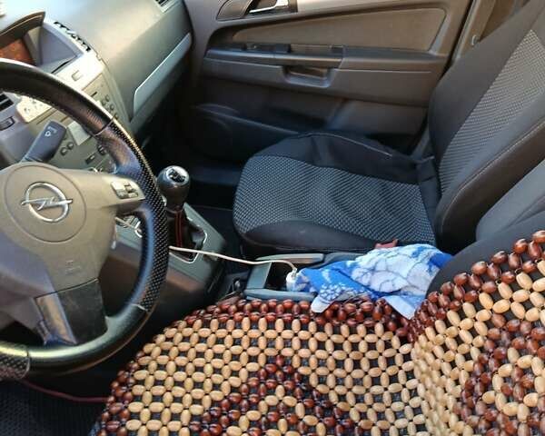 Сірий Опель Зафіра, об'ємом двигуна 1.8 л та пробігом 307 тис. км за 4900 $, фото 5 на Automoto.ua