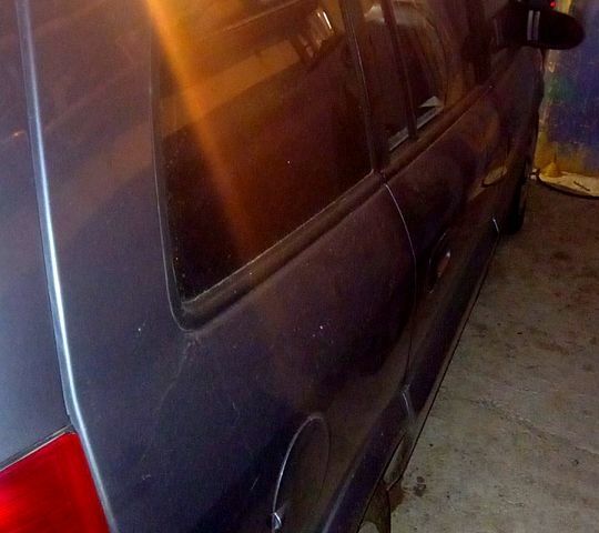 Серый Опель Зафира, объемом двигателя 1.8 л и пробегом 408 тыс. км за 5000 $, фото 1 на Automoto.ua