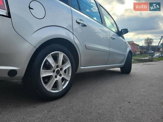 Сірий Опель Зафіра, об'ємом двигуна 1.8 л та пробігом 192 тис. км за 5700 $, фото 8 на Automoto.ua