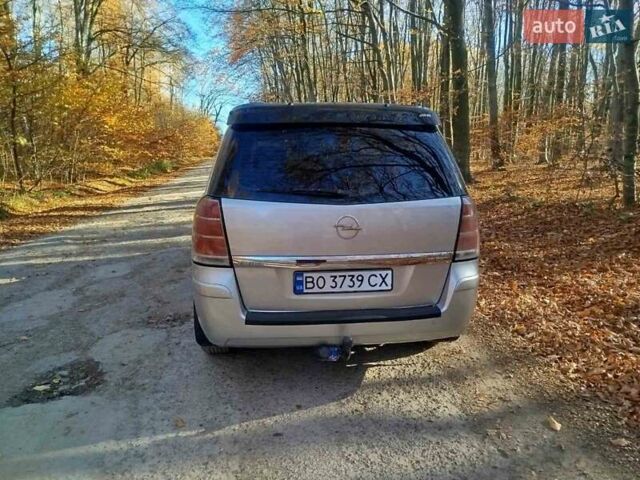 Серый Опель Зафира, объемом двигателя 1.9 л и пробегом 300 тыс. км за 5700 $, фото 4 на Automoto.ua