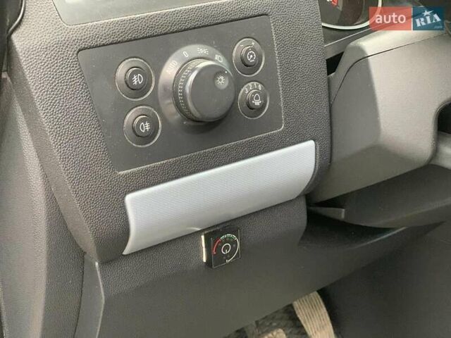 Серый Опель Зафира, объемом двигателя 1.8 л и пробегом 330 тыс. км за 5940 $, фото 21 на Automoto.ua