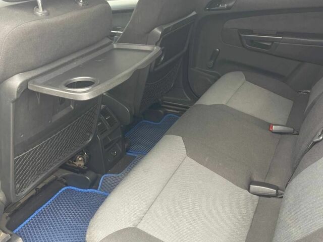 Серый Опель Зафира, объемом двигателя 1.9 л и пробегом 320 тыс. км за 3999 $, фото 7 на Automoto.ua