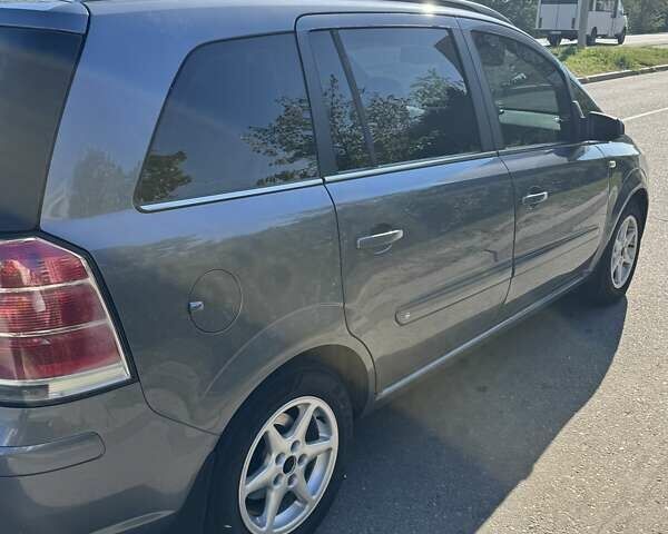 Серый Опель Зафира, объемом двигателя 1.8 л и пробегом 211 тыс. км за 6000 $, фото 8 на Automoto.ua