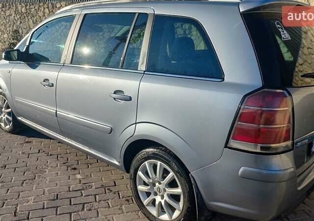 Опель Зафира 2005 в Тернополе на Automoto.ua Серый Опель Зафира, объемом двигателя 1.91 л и пробегом 258 тыс. км за 4899 $, фото 7 на Automoto.ua