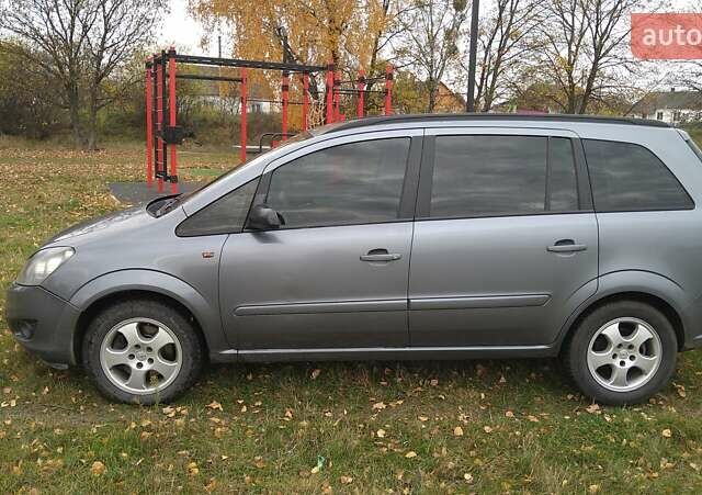 Серый Опель Зафира, объемом двигателя 1.91 л и пробегом 380 тыс. км за 3700 $, фото 4 на Automoto.ua