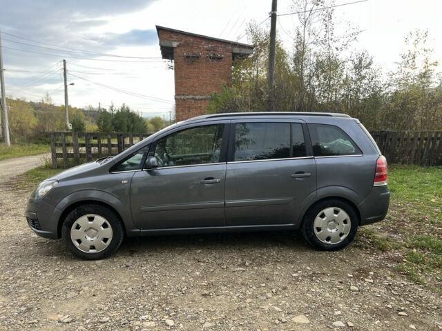 Серый Опель Зафира, объемом двигателя 1.8 л и пробегом 280 тыс. км за 3900 $, фото 1 на Automoto.ua