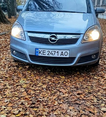 Сірий Опель Зафіра, об'ємом двигуна 1.6 л та пробігом 300 тис. км за 4950 $, фото 3 на Automoto.ua