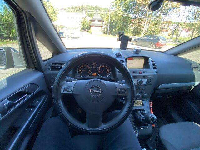 Сірий Опель Зафіра, об'ємом двигуна 1.6 л та пробігом 324 тис. км за 4700 $, фото 4 на Automoto.ua