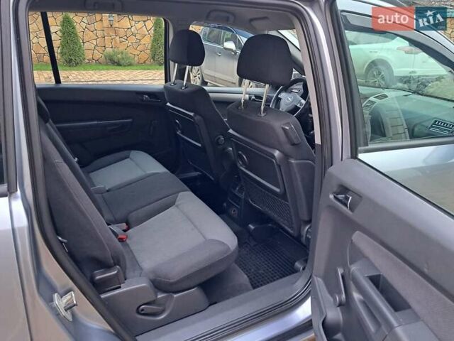 Серый Опель Зафира, объемом двигателя 1.9 л и пробегом 278 тыс. км за 4500 $, фото 36 на Automoto.ua