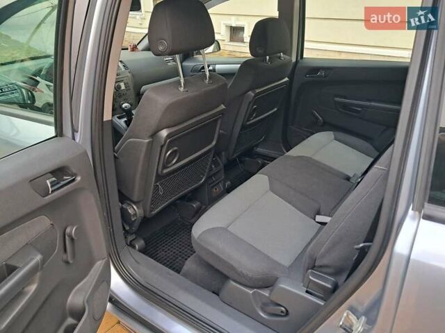 Серый Опель Зафира, объемом двигателя 1.9 л и пробегом 278 тыс. км за 4500 $, фото 39 на Automoto.ua