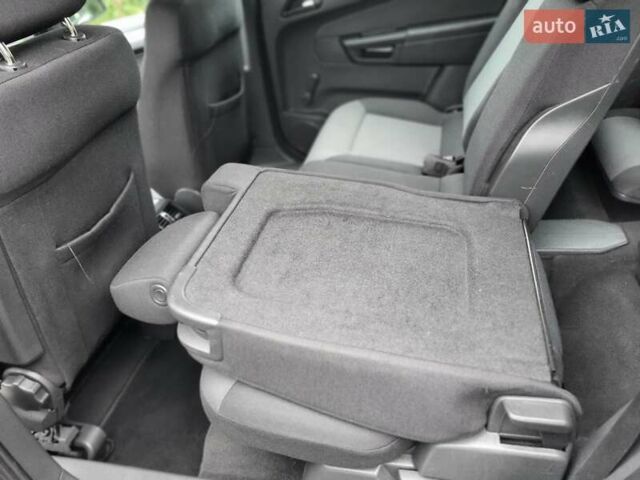Сірий Опель Зафіра, об'ємом двигуна 1.8 л та пробігом 192 тис. км за 5700 $, фото 59 на Automoto.ua