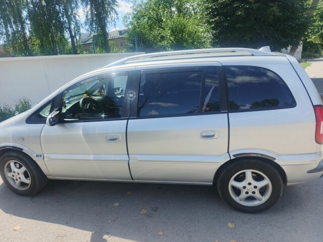 Серый Опель Зафира, объемом двигателя 1.8 л и пробегом 22 тыс. км за 5500 $, фото 2 на Automoto.ua