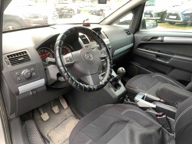 Серый Опель Зафира, объемом двигателя 1.8 л и пробегом 330 тыс. км за 6180 $, фото 22 на Automoto.ua