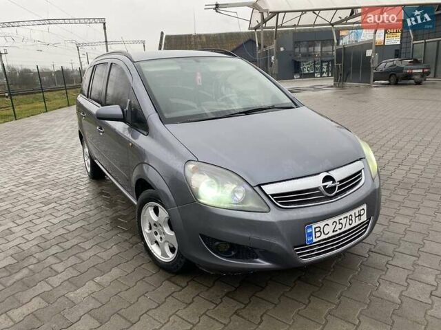 Серый Опель Зафира, объемом двигателя 1.9 л и пробегом 300 тыс. км за 3950 $, фото 4 на Automoto.ua