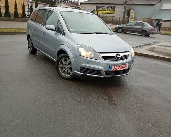 Серый Опель Зафира, объемом двигателя 1.6 л и пробегом 217 тыс. км за 4900 $, фото 3 на Automoto.ua