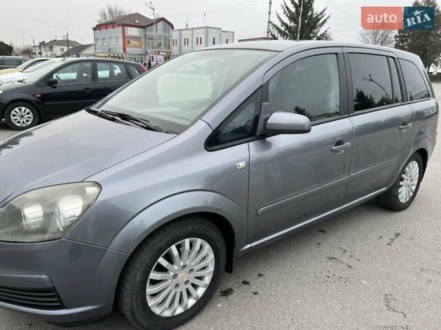 Серый Опель Зафира, объемом двигателя 1.6 л и пробегом 218 тыс. км за 5400 $, фото 4 на Automoto.ua