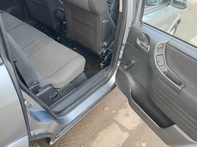 Сірий Опель Зафіра, об'ємом двигуна 2 л та пробігом 267 тис. км за 2600 $, фото 12 на Automoto.ua