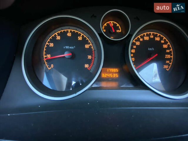 Сірий Опель Зафіра, об'ємом двигуна 1.6 л та пробігом 324 тис. км за 4700 $, фото 3 на Automoto.ua