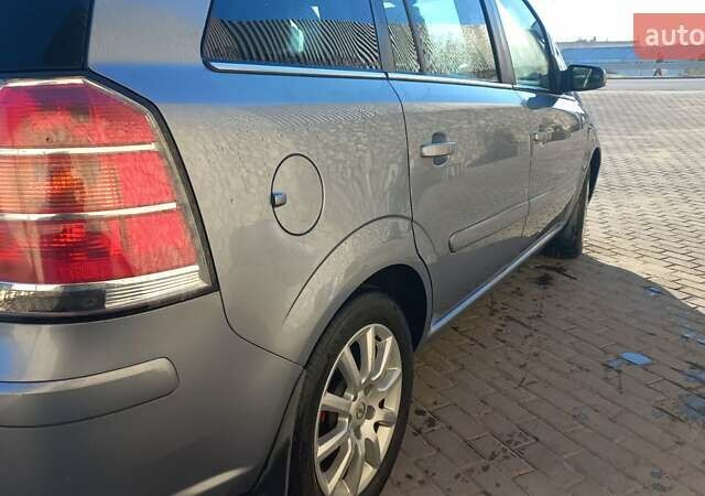 Опель Зафира 2005 в Тернополе на Automoto.ua Серый Опель Зафира, объемом двигателя 1.91 л и пробегом 258 тыс. км за 4899 $, фото 4 на Automoto.ua