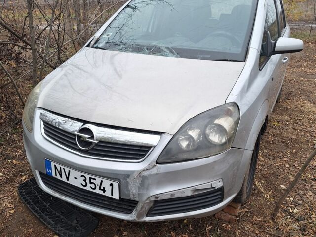 Сірий Опель Зафіра, об'ємом двигуна 1.9 л та пробігом 330 тис. км за 2500 $, фото 1 на Automoto.ua