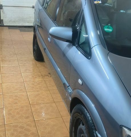 Серый Опель Зафира, объемом двигателя 1.6 л и пробегом 244 тыс. км за 2950 $, фото 8 на Automoto.ua